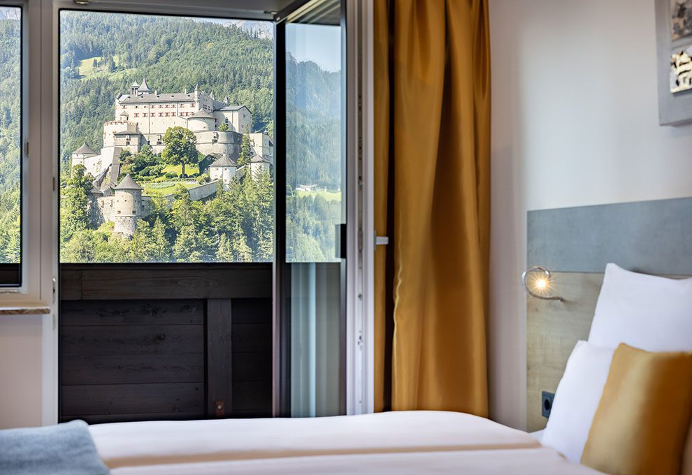 Deluxe-Doppelzimmer mit Burgblick & Balkon, Zimmer in Werfen