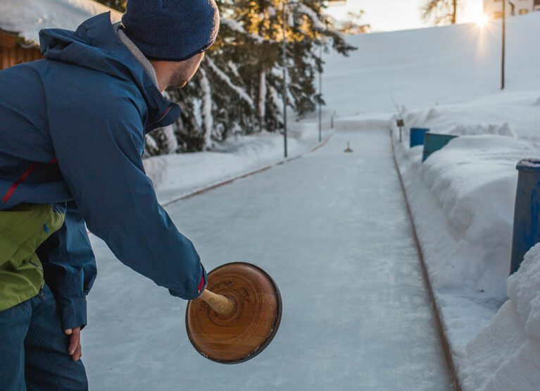 Eisstockschießen - Winterurlaub im Salzburger Land